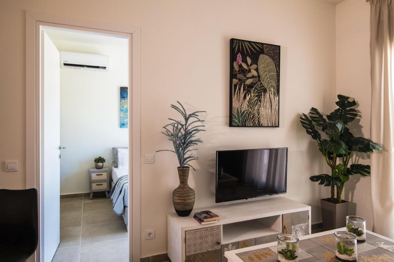 Lodge Modern Apartments, In Kalamaki Centre Екстер'єр фото