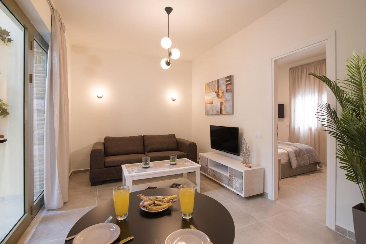 Lodge Modern Apartments, In Kalamaki Centre Екстер'єр фото