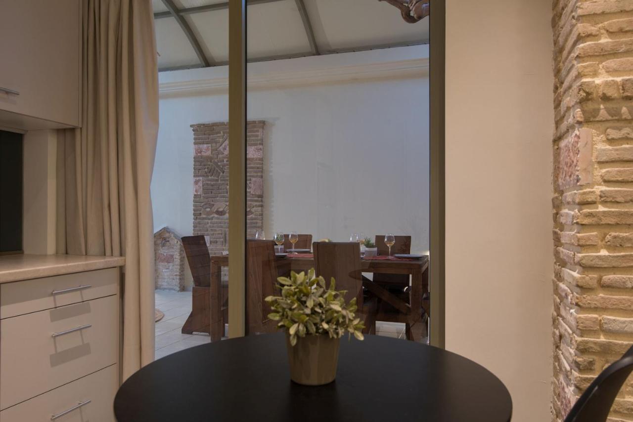 Lodge Modern Apartments, In Kalamaki Centre Екстер'єр фото