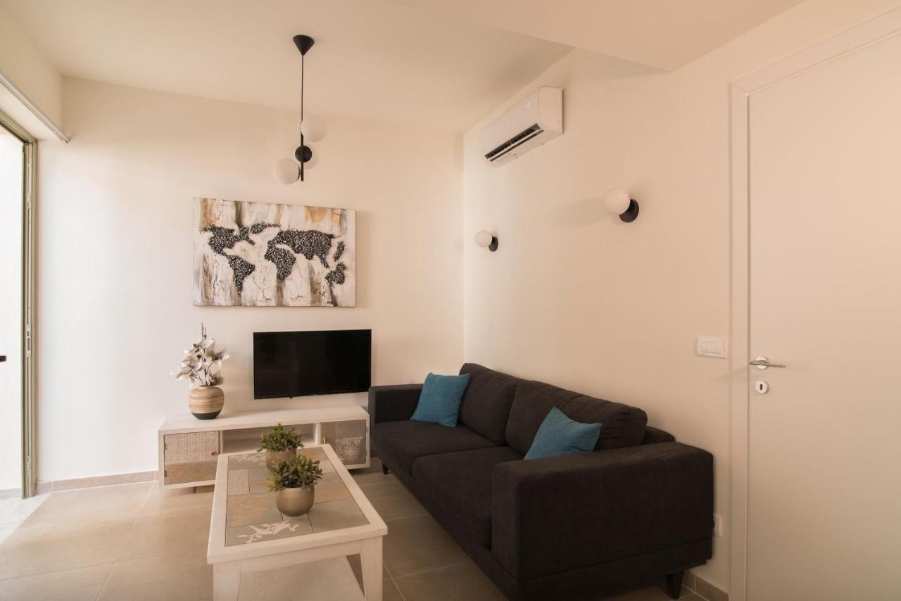 Lodge Modern Apartments, In Kalamaki Centre Екстер'єр фото