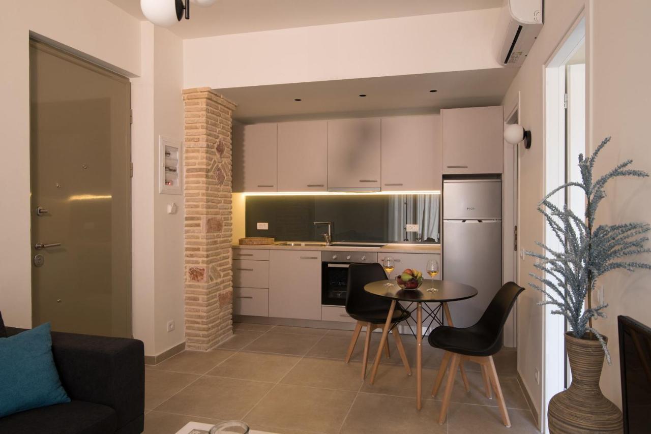 Lodge Modern Apartments, In Kalamaki Centre Екстер'єр фото