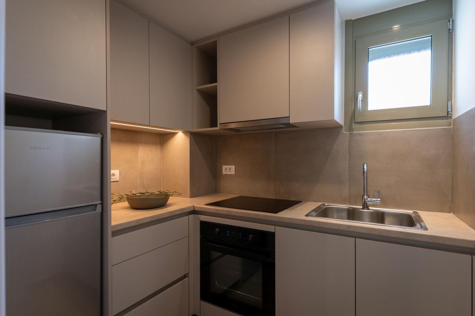 Lodge Modern Apartments, In Kalamaki Centre Екстер'єр фото