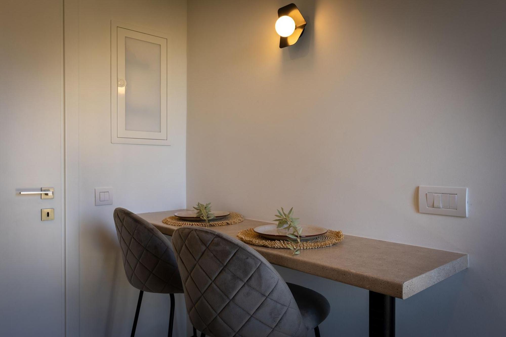 Lodge Modern Apartments, In Kalamaki Centre Екстер'єр фото