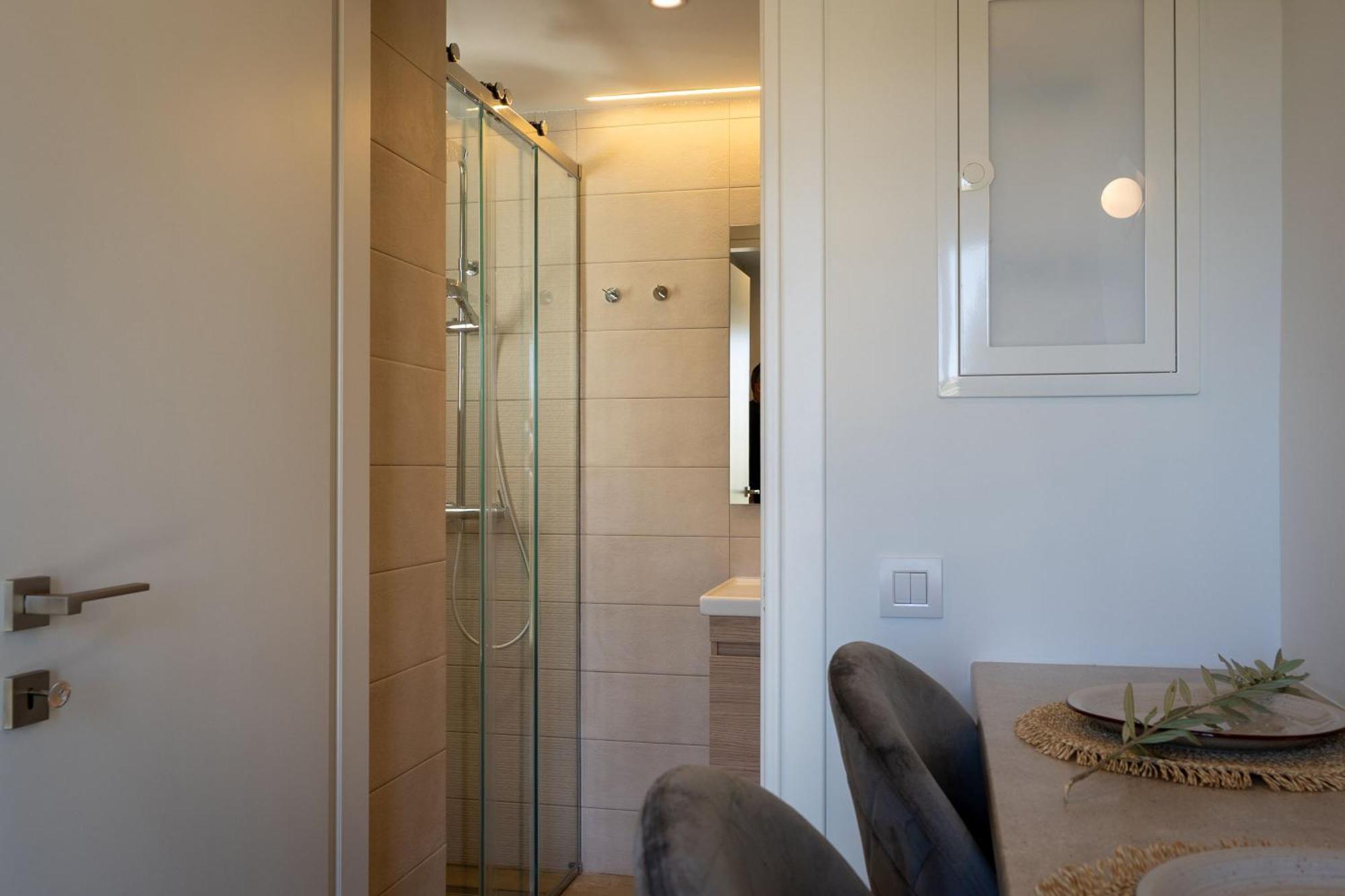 Lodge Modern Apartments, In Kalamaki Centre Екстер'єр фото