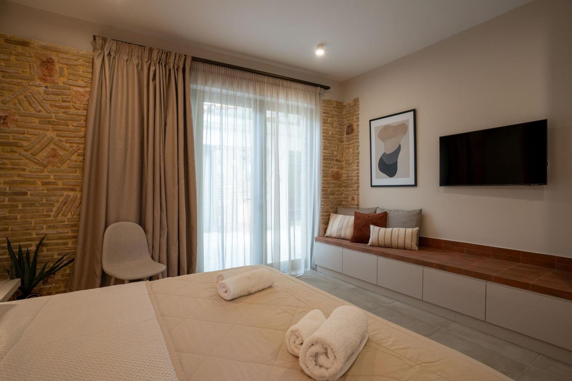 Lodge Modern Apartments, In Kalamaki Centre Екстер'єр фото
