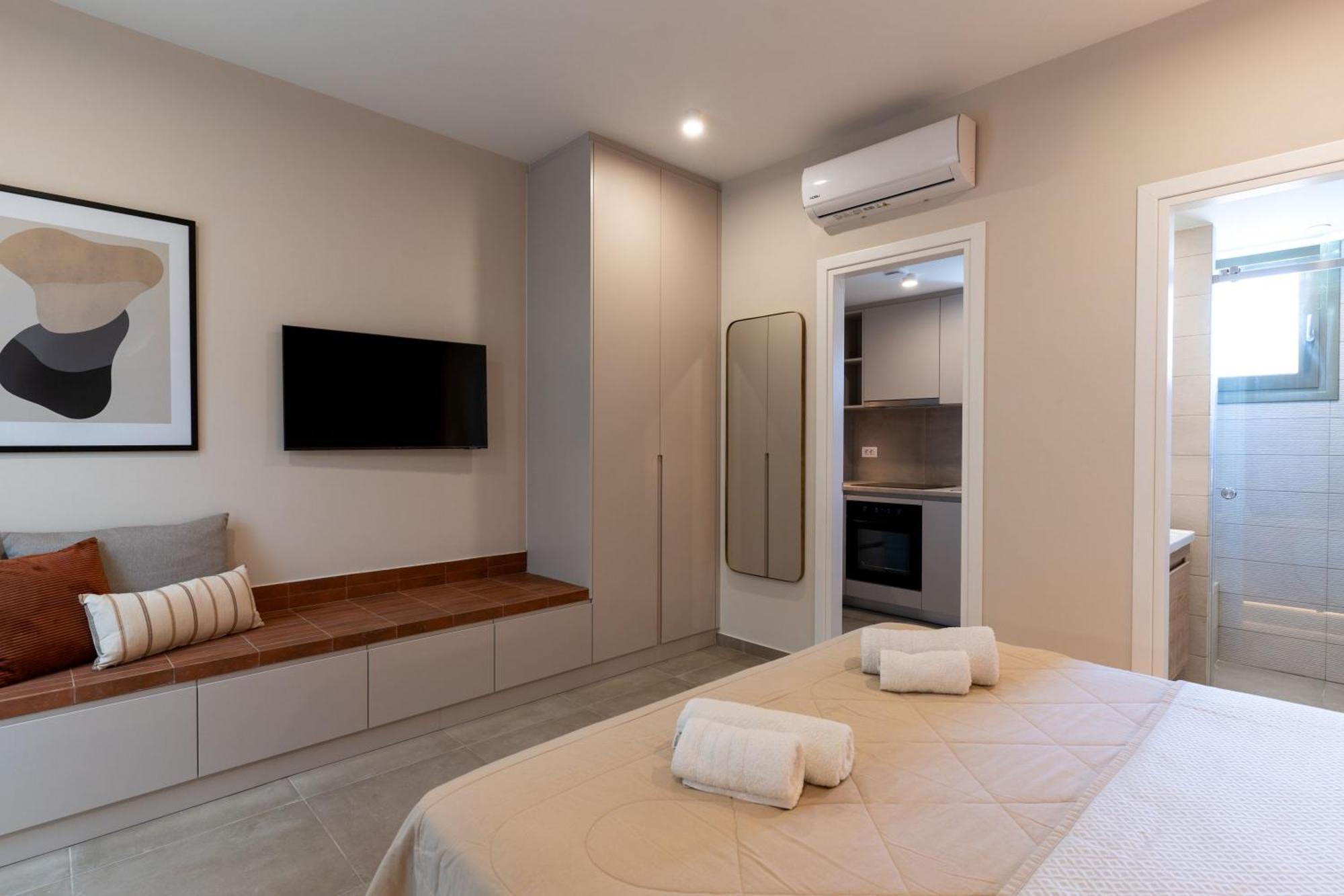 Lodge Modern Apartments, In Kalamaki Centre Екстер'єр фото